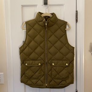 J.Crew puffer vest | olive green